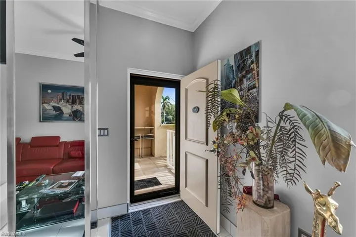 Foyer entrance with crown molding
