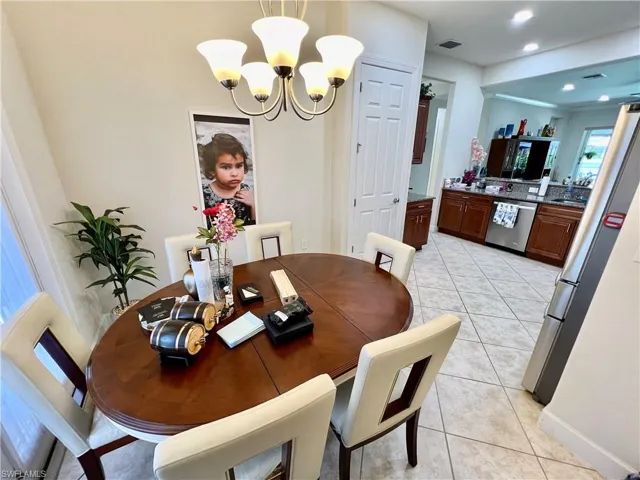 Dining room off of kitchen