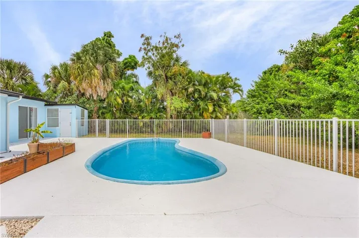 5251 Tower Dr, Cape Coral, Florida 33904