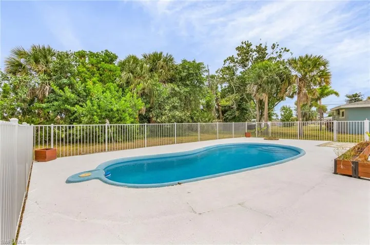 5251 Tower Dr, Cape Coral, Florida 33904