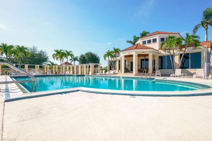 7784  Emerald  CIR, Naples, FL 34109