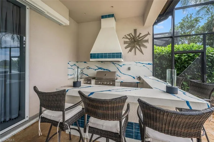 Outdoor Kitchen/Bar