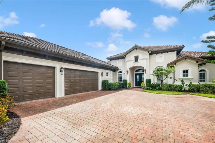 8957  Shenendoah  CIR, Naples, FL 34113