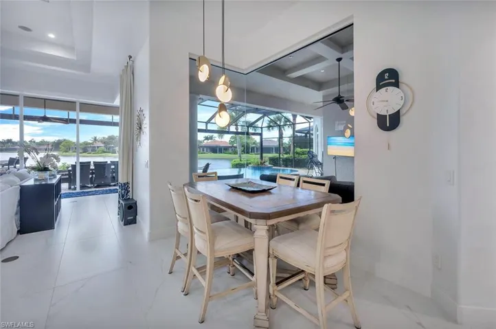 8957  Shenendoah  CIR, Naples, FL 34113