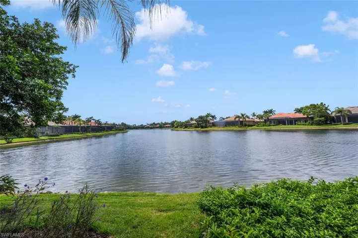 8957  Shenendoah  CIR, Naples, FL 34113