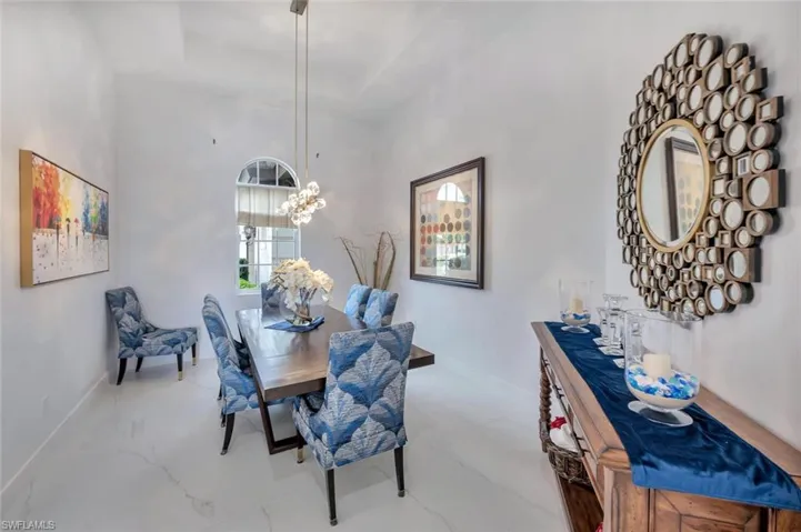 8957  Shenendoah  CIR, Naples, FL 34113