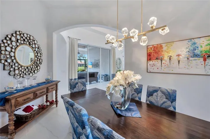 8957  Shenendoah  CIR, Naples, FL 34113