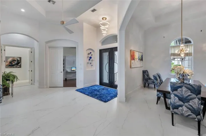 8957  Shenendoah  CIR, Naples, FL 34113