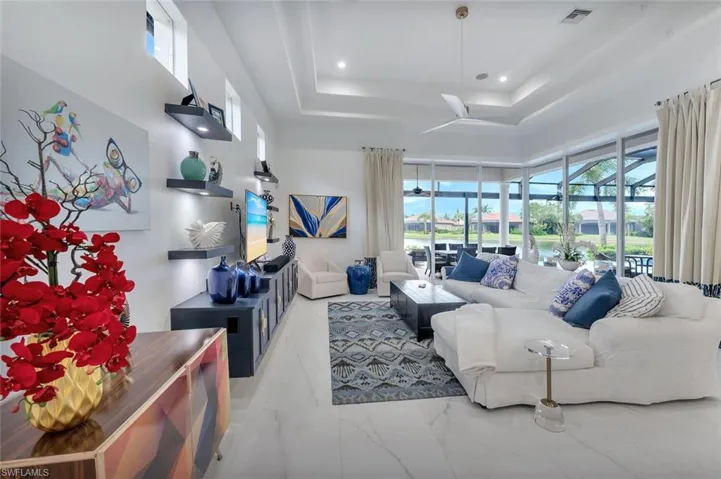 8957  Shenendoah  CIR, Naples, FL 34113