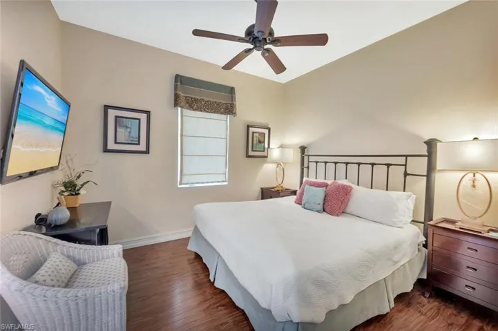 Third bedroom Queen bed