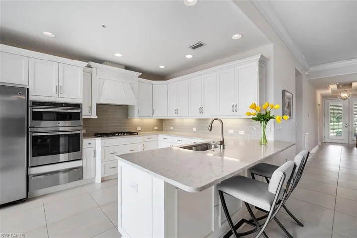 8008  Signature Club  CIR, Naples, FL 34113