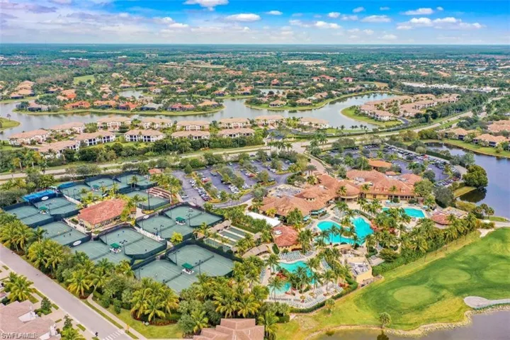 8008  Signature Club  CIR, Naples, FL 34113