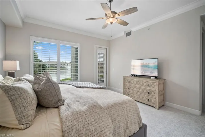8008  Signature Club  CIR, Naples, FL 34113