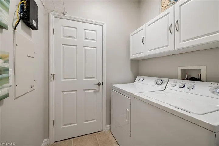 7090  Bay Woods Lake  CT, Fort Myers, FL 33908