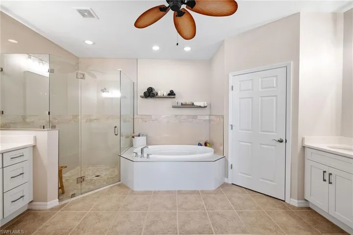 7090  Bay Woods Lake  CT, Fort Myers, FL 33908