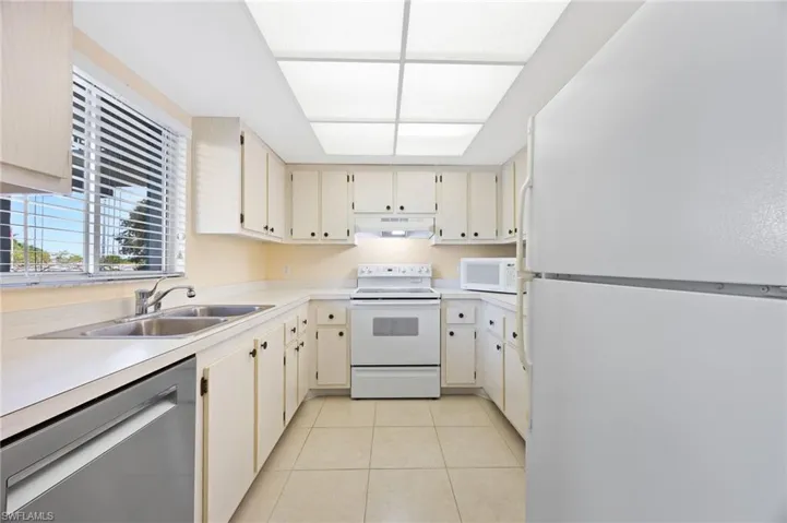 5683 Rattlesnake Hammock Rd A-202, Naples, Florida 34113