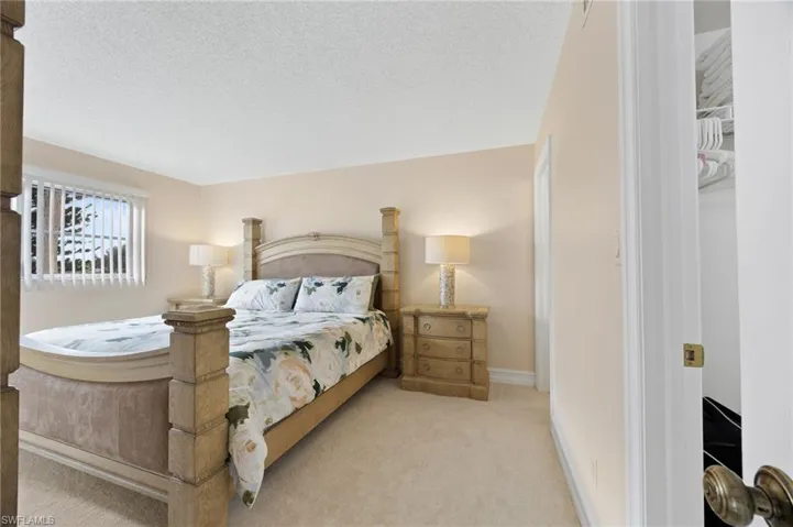 King size bed
