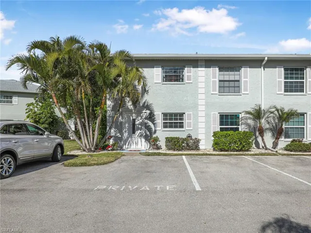 7068  Nantucket  CIR, North Fort Myers, FL 33917