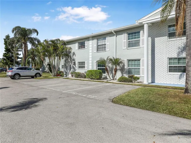 7068  Nantucket  CIR, North Fort Myers, FL 33917