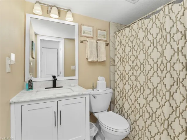 7068  Nantucket  CIR, North Fort Myers, FL 33917