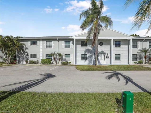 7068  Nantucket  CIR, North Fort Myers, FL 33917