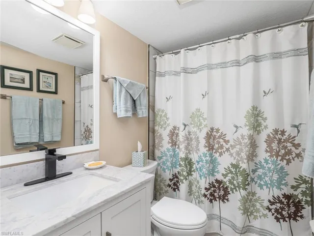 7068  Nantucket  CIR, North Fort Myers, FL 33917