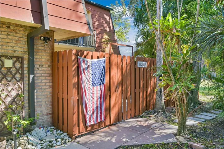 1520 Park Meadows Dr 2, Fort Myers, Florida 33907