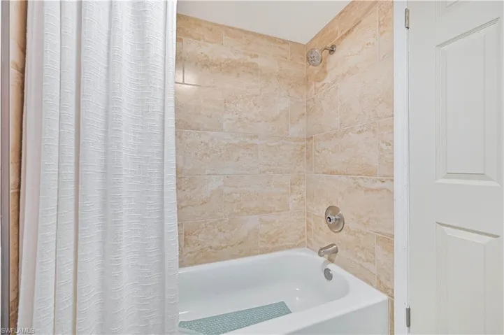1520 Park Meadows Dr 2, Fort Myers, Florida 33907