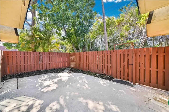 1520 Park Meadows Dr 2, Fort Myers, Florida 33907