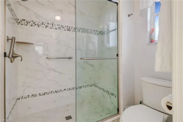 Shower walk-in