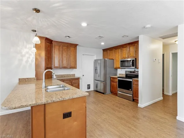 2829 Sw Santa Barbara Pl, Cape Coral Fl 33914