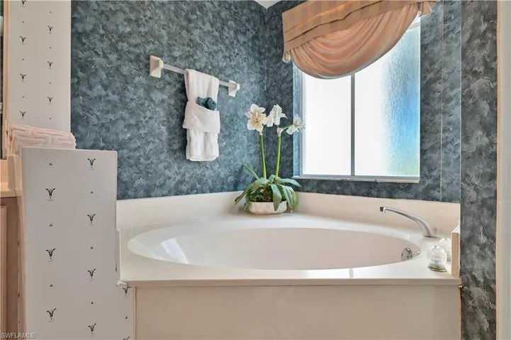 28060 Palmas Grandes Ln 105, Bonita Springs, Florida 34135