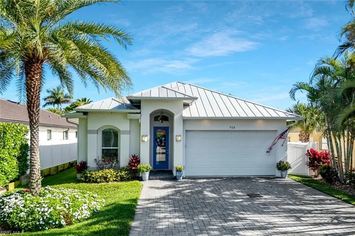 715 102nd Ave N, Naples, Florida 34108