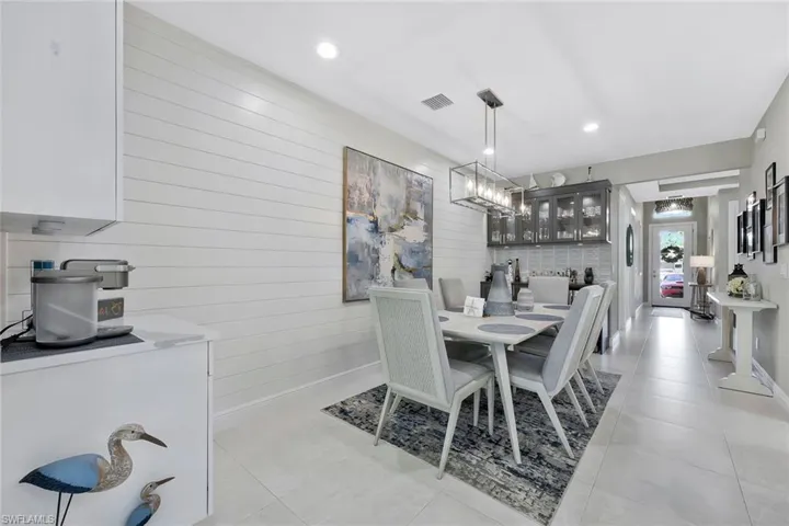 715 102nd Ave N, Naples, Florida 34108