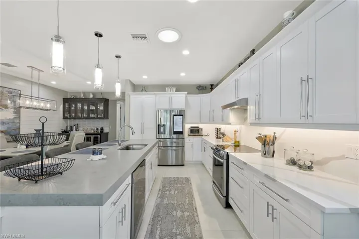 715 102nd Ave N, Naples, Florida 34108