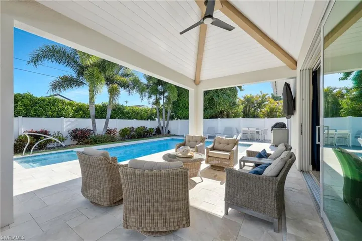 715 102nd Ave N, Naples, Florida 34108
