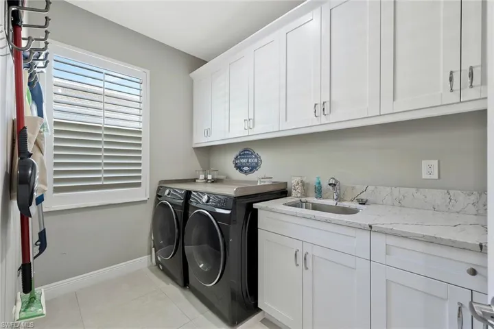 715 102nd Ave N, Naples, Florida 34108