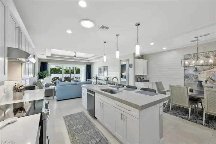 715 102nd Ave N, Naples, Florida 34108