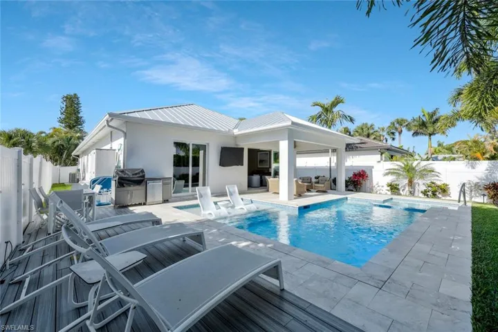715 102nd Ave N, Naples, Florida 34108