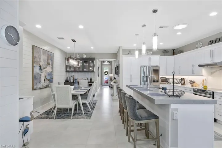 715 102nd Ave N, Naples, Florida 34108