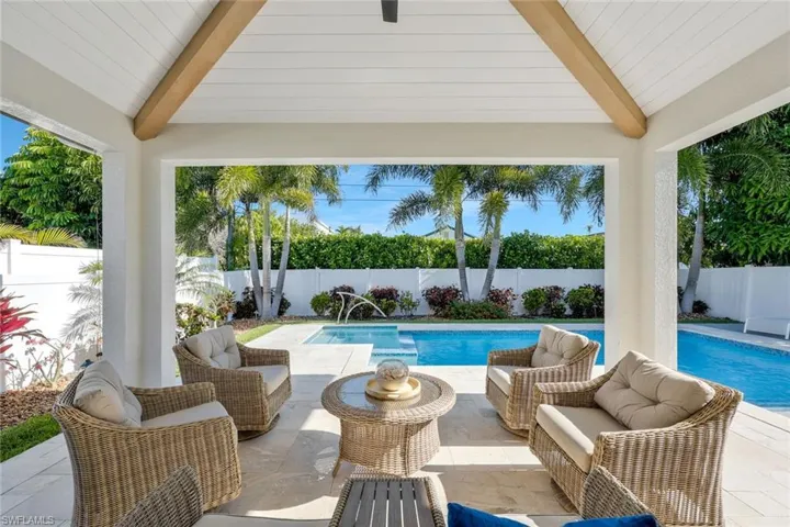 715 102nd Ave N, Naples, Florida 34108