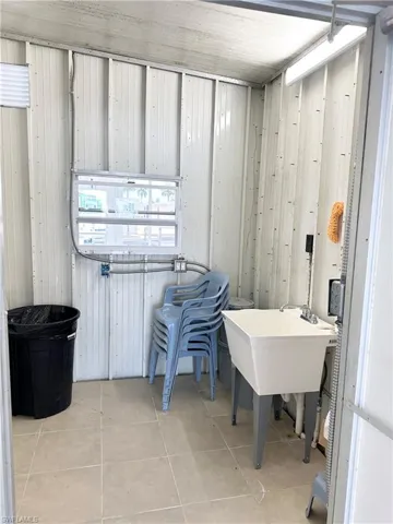 Center lanai storage or workshop