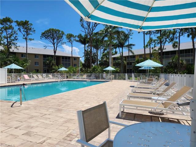 Sandpiper Bay Club, large pool & pool deck