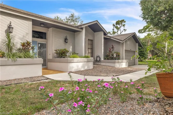 12395  McGregor Woods  CIR, Fort Myers, FL 33908