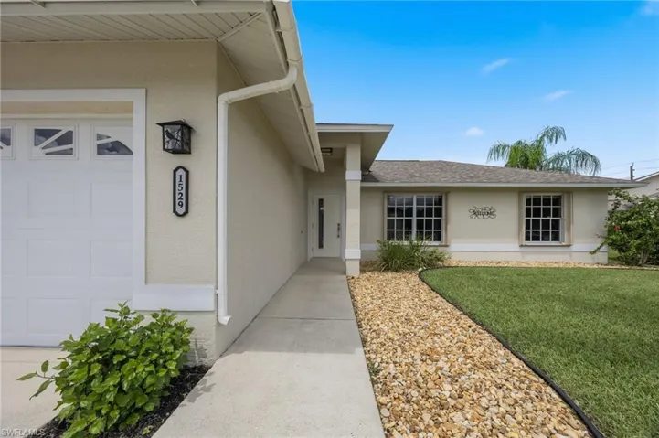 1529 Junior Ct, Lehigh Acres, Florida 33971