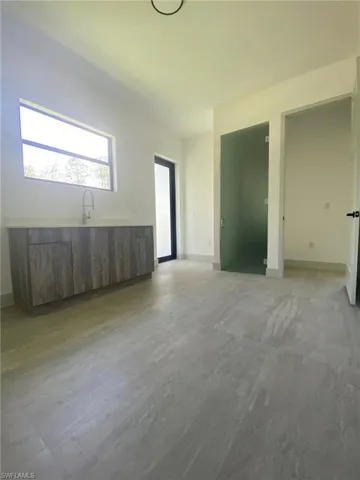 Studio Apartment Dining Area