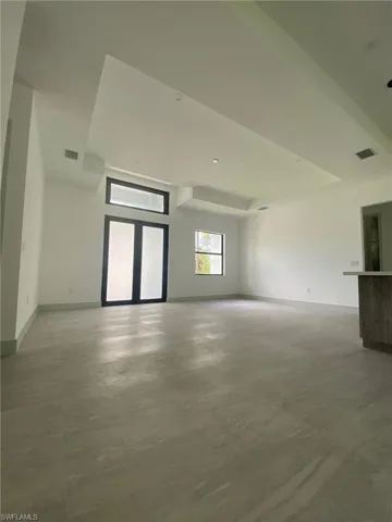 Living/Foyer/Great room