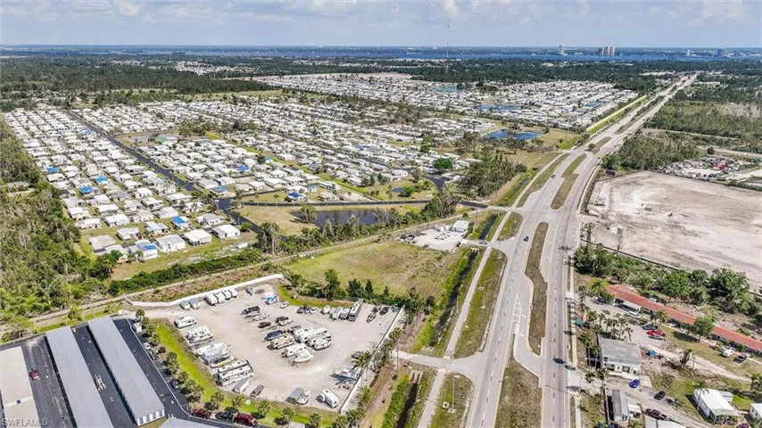 2536 N Tamiami  TRL, North Fort Myers, FL 33903