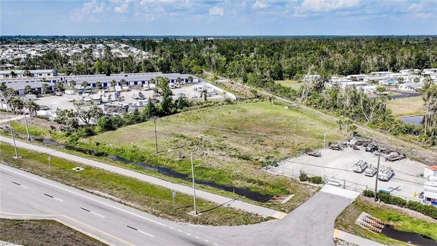 2536 N Tamiami  TRL, North Fort Myers, FL 33903