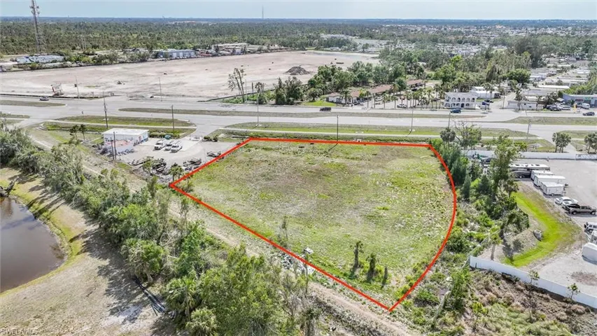 2536 N Tamiami  TRL, North Fort Myers, FL 33903